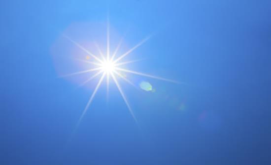 Il sole è il più efficace e sicuro mezzo per fornire vitamina D ai bambini.