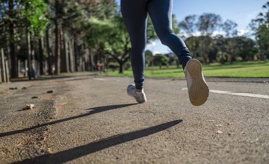 Come aumentare la resistenza alla corsa praticando jogging?