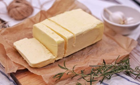 Burro o margarina sulla nostra tavola? Composizione del burro, composizione della margarina.